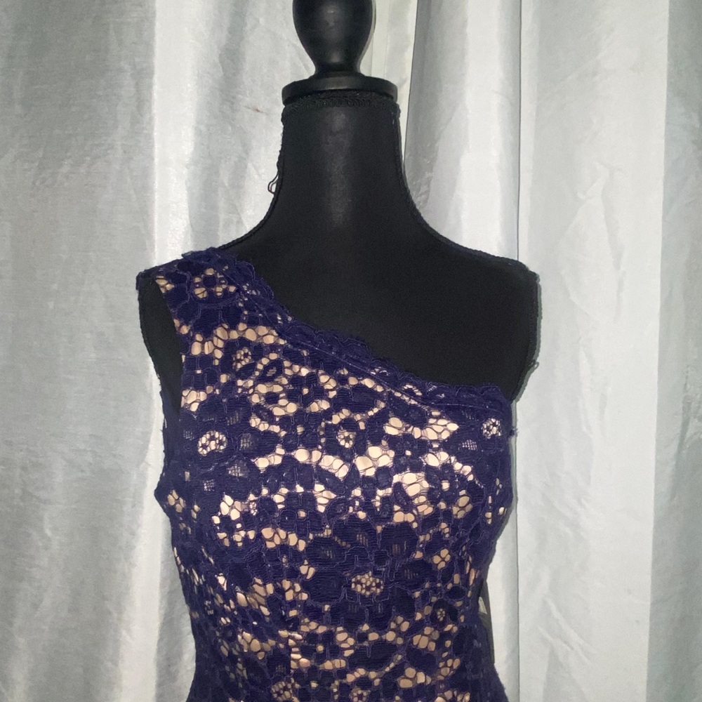 Vince Camuto Navy Lace One-Shoulder Dress